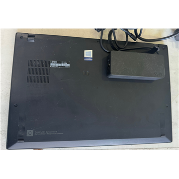 Lenovo ThinkPad X1 Carbon G8 10th Gen i7  W11P